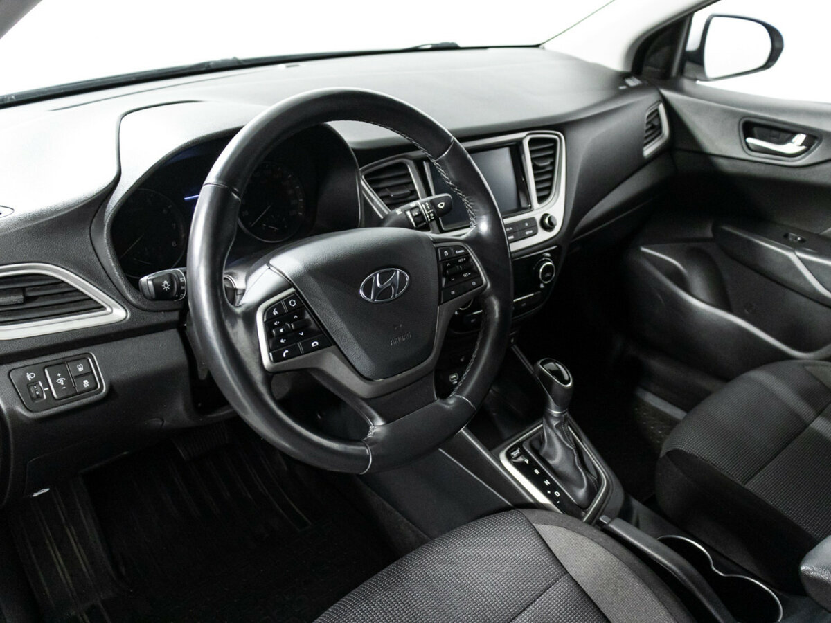 Купить Hyundai Solaris с пробегом. Фото: #10