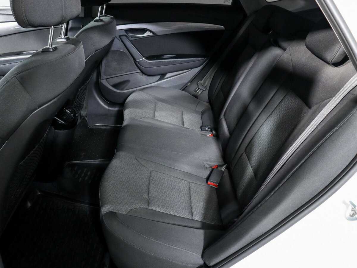 Купить Hyundai i40 с пробегом. Фото: #6