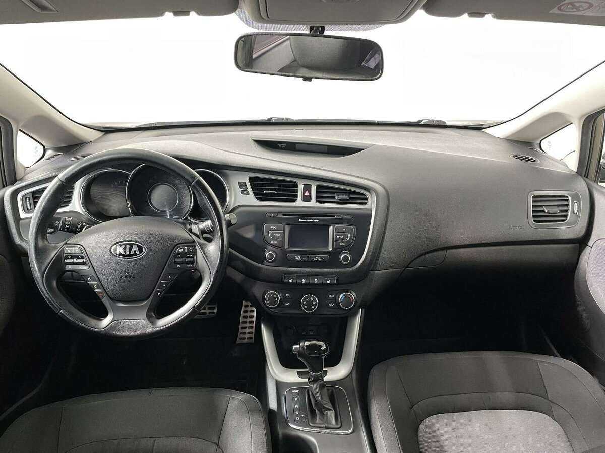 Купить Kia Ceed с пробегом. Фото: #6