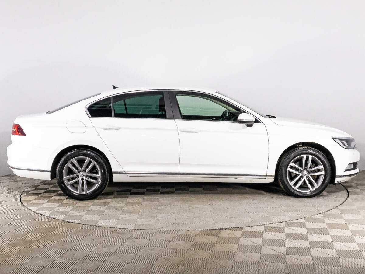 Купить Volkswagen Passat с пробегом. Фото: #3