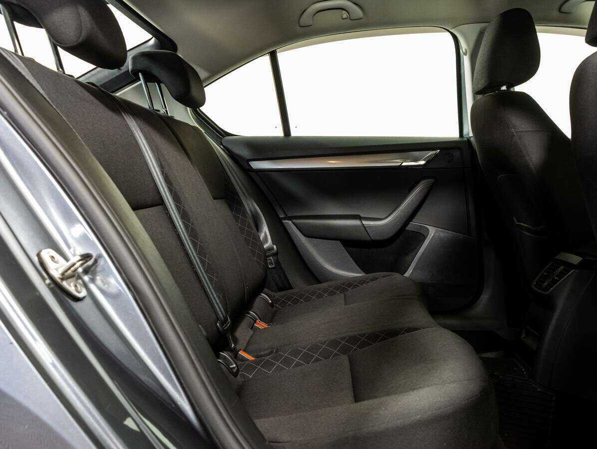 Купить Skoda Octavia с пробегом. Фото: #9