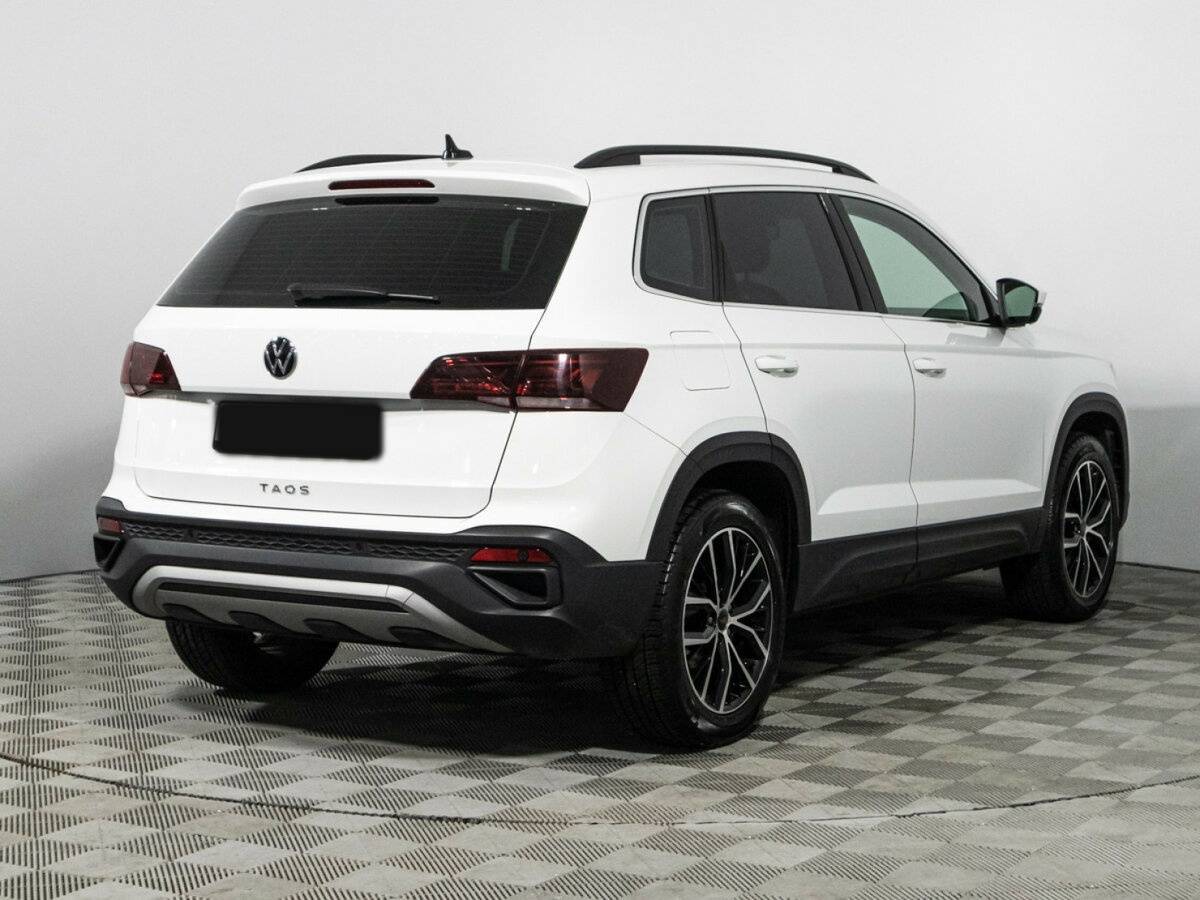 Купить Volkswagen Taos с пробегом. Фото: #4