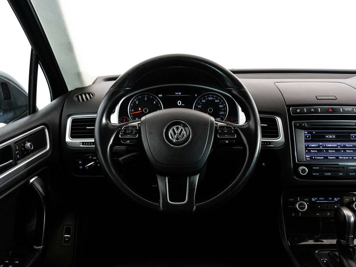 Купить Volkswagen Touareg с пробегом. Фото: #8