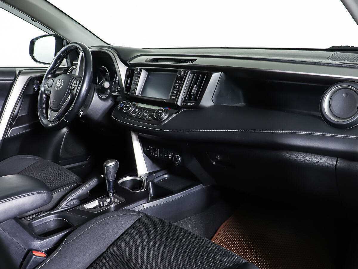 Купить Toyota RAV4 с пробегом. Фото: #10