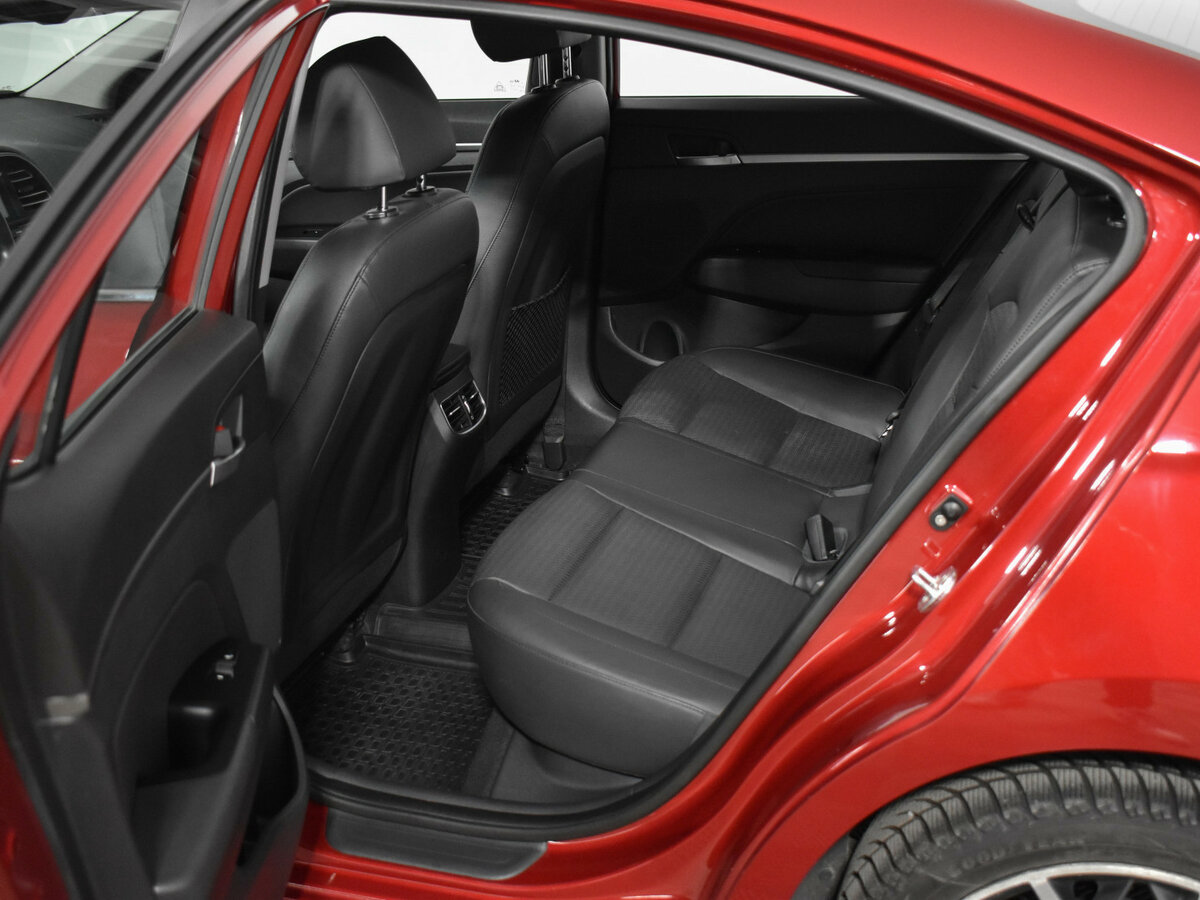 Купить Hyundai Elantra с пробегом. Фото: #10