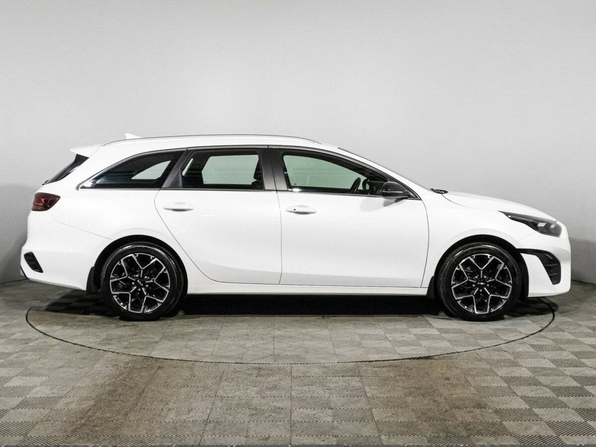 Купить Kia Ceed с пробегом. Фото: #3