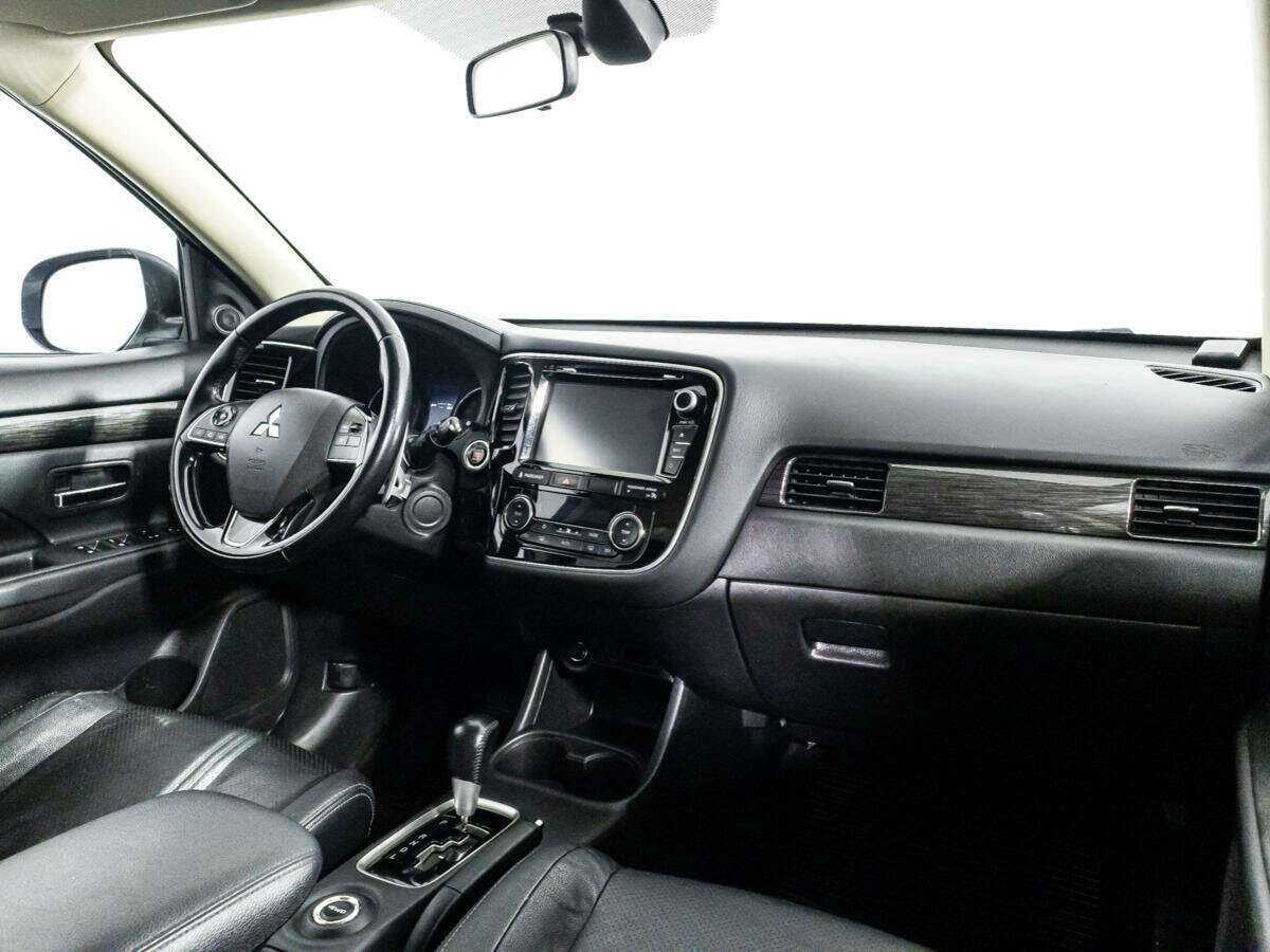 Купить Mitsubishi Outlander с пробегом. Фото: #8