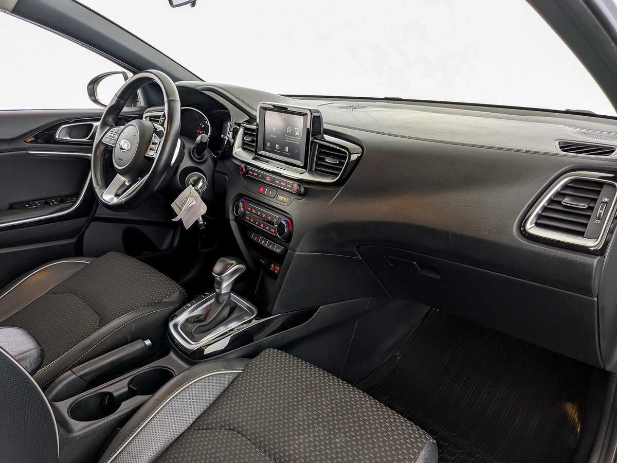 Купить Kia Ceed с пробегом. Фото: #8