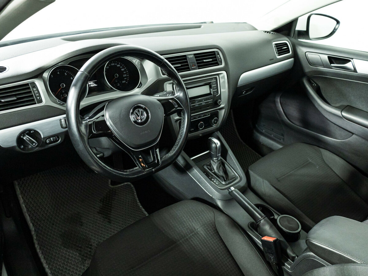 Купить Volkswagen Jetta с пробегом. Фото: #8