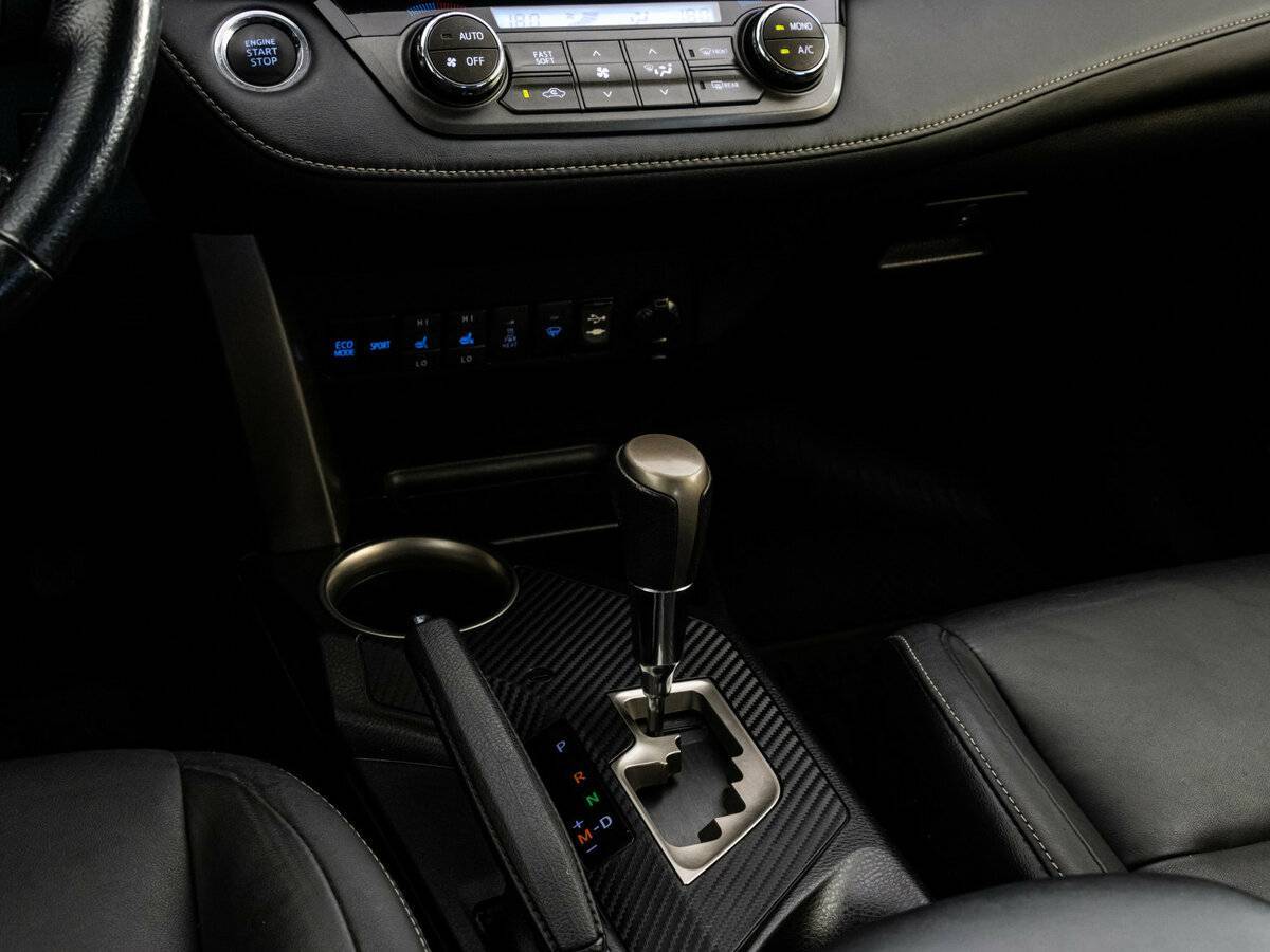 Купить Toyota RAV4 с пробегом. Фото: #9