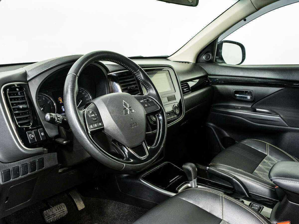 Купить Mitsubishi Outlander с пробегом. Фото: #8