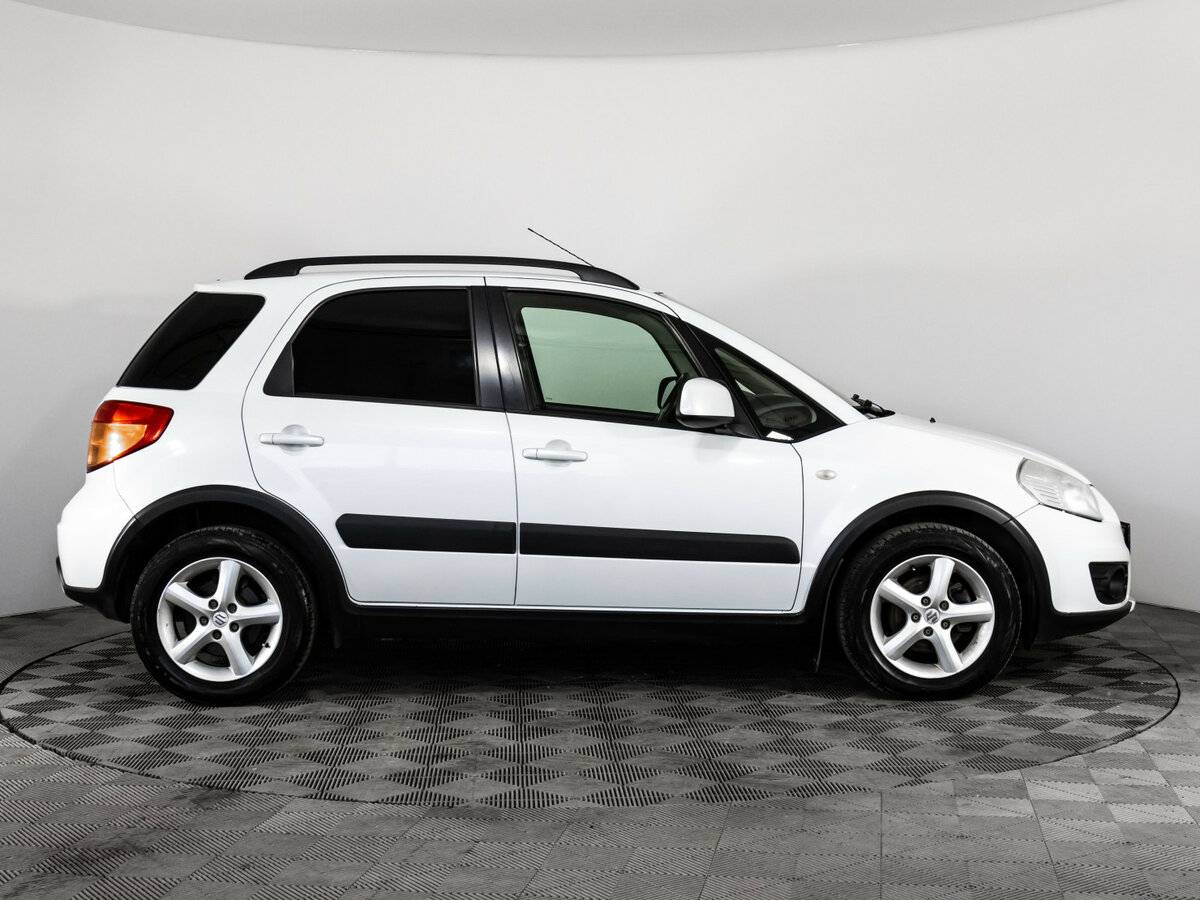 Купить Suzuki SX4 с пробегом. Фото: #3