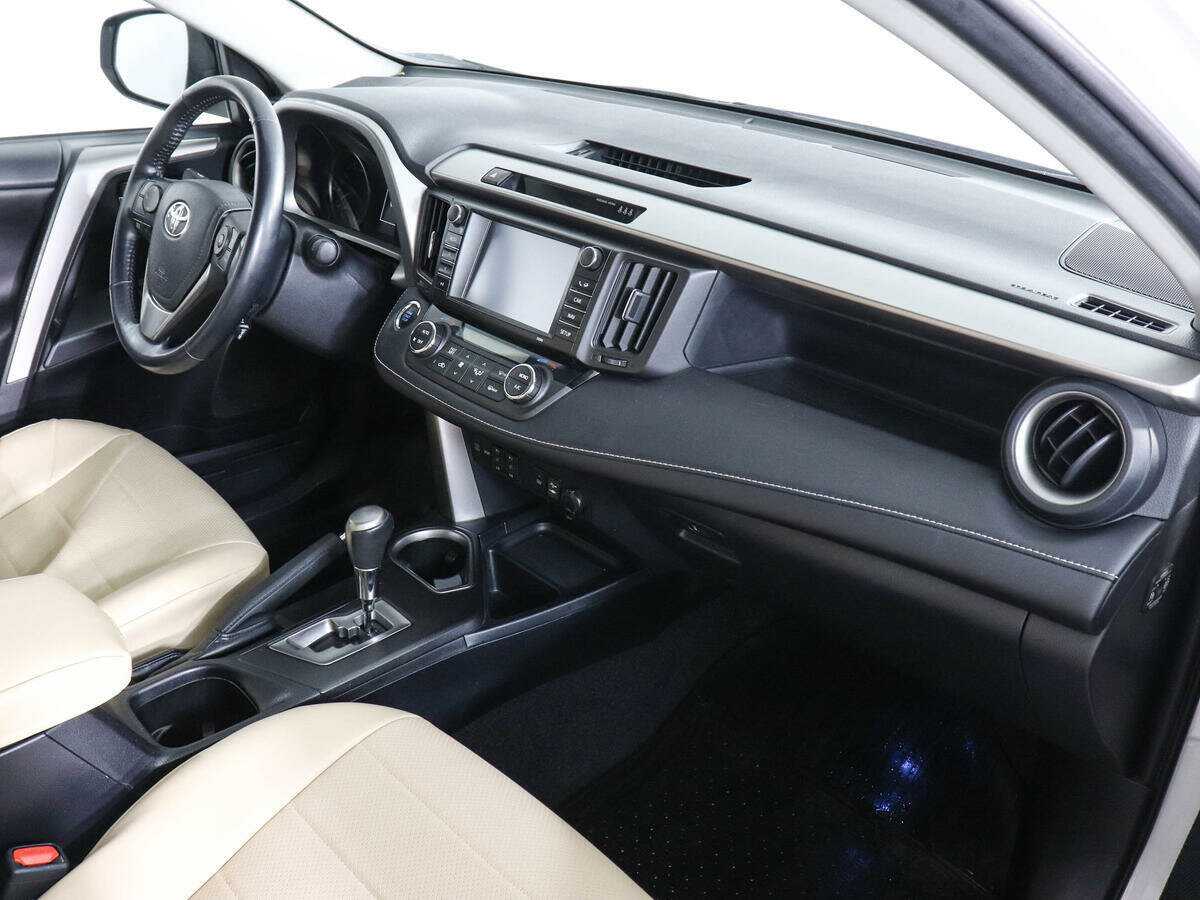 Купить Toyota RAV4 с пробегом. Фото: #9