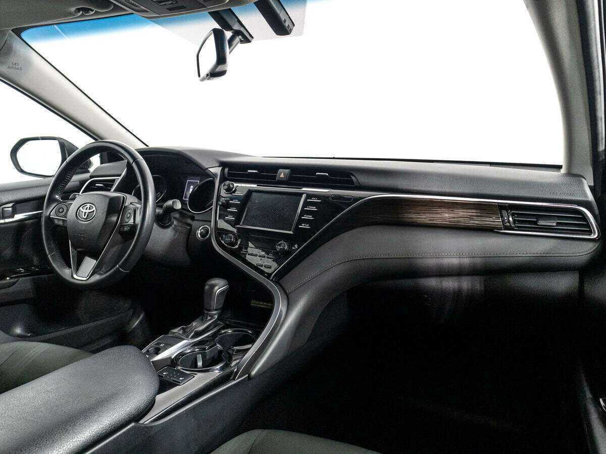 Купить Toyota Camry с пробегом. Фото: #8