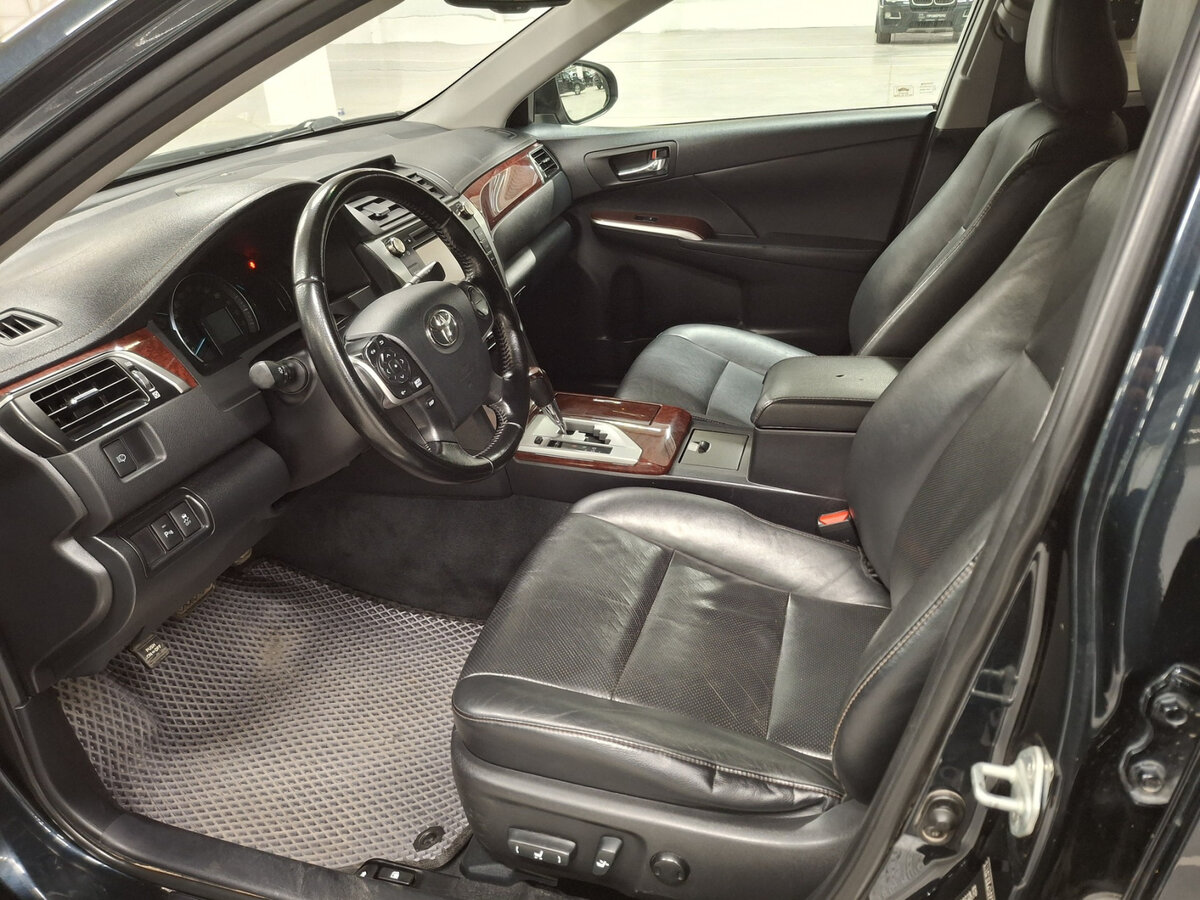 Купить Toyota Camry с пробегом. Фото: #10