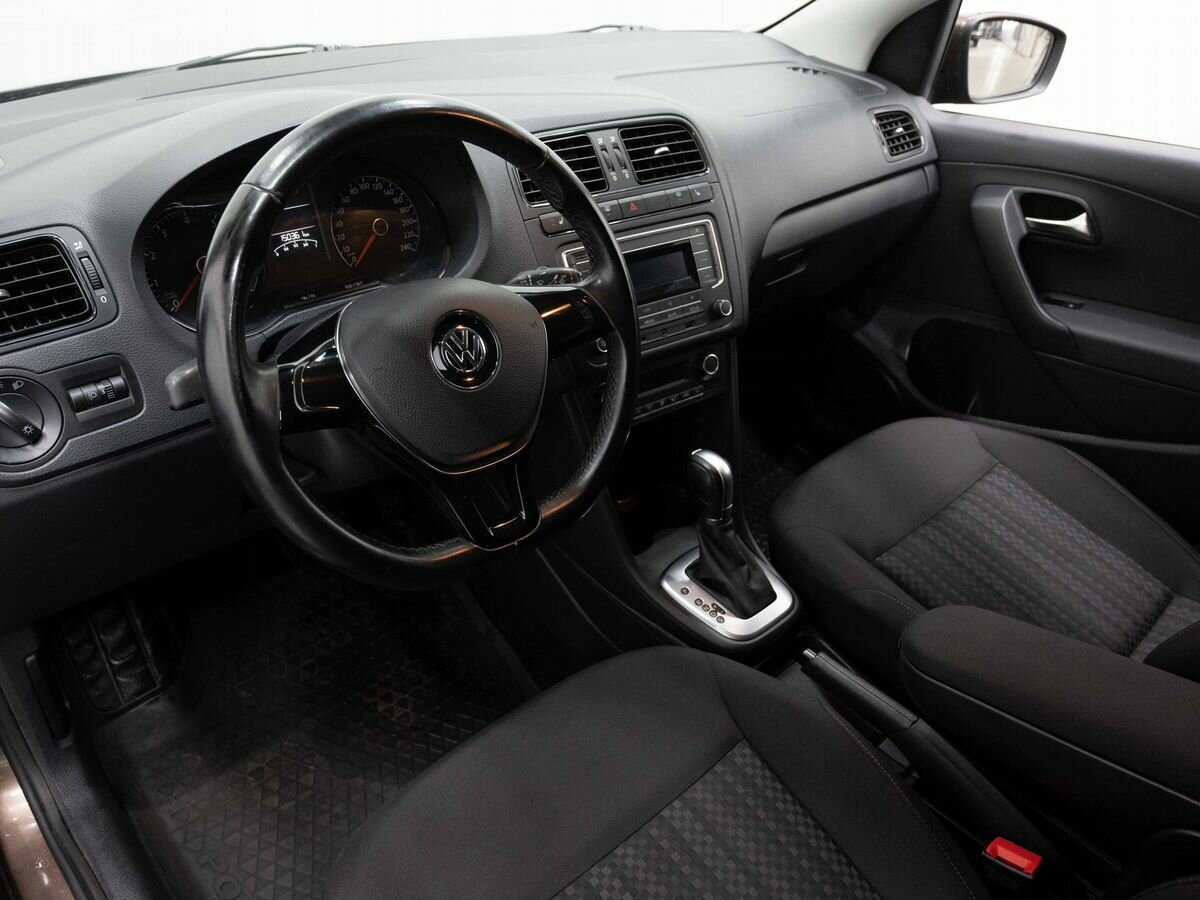 Купить Volkswagen Polo с пробегом. Фото: #7