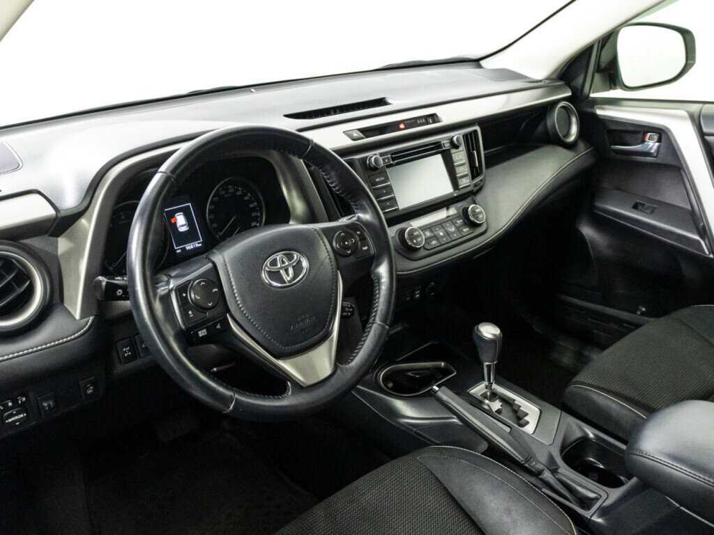 Купить Toyota RAV4 с пробегом. Фото: #10