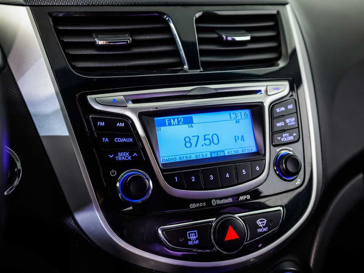 Купить Hyundai Solaris с пробегом. Фото: #12