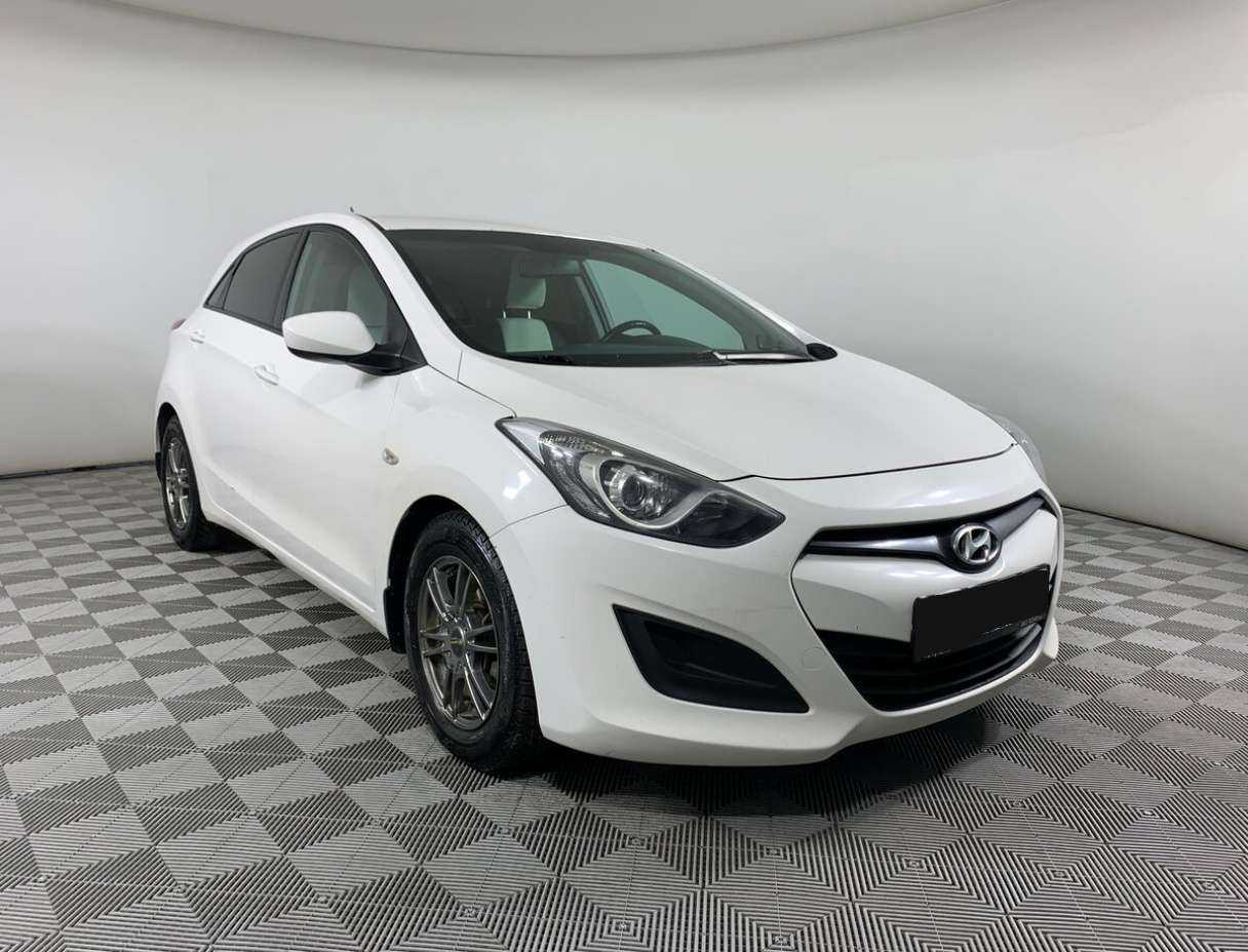 Купить Hyundai i30 с пробегом. Фото: #2