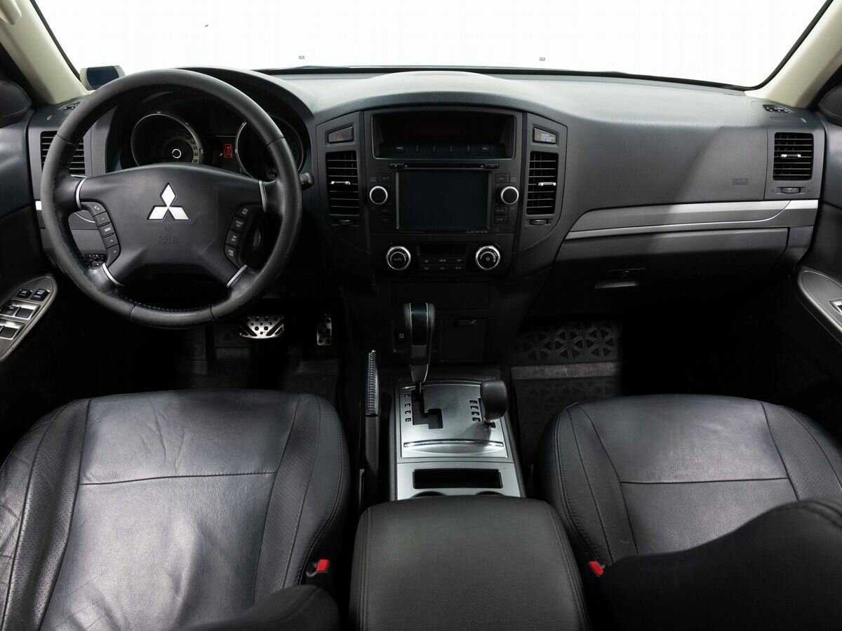 Купить Mitsubishi Pajero с пробегом. Фото: #14