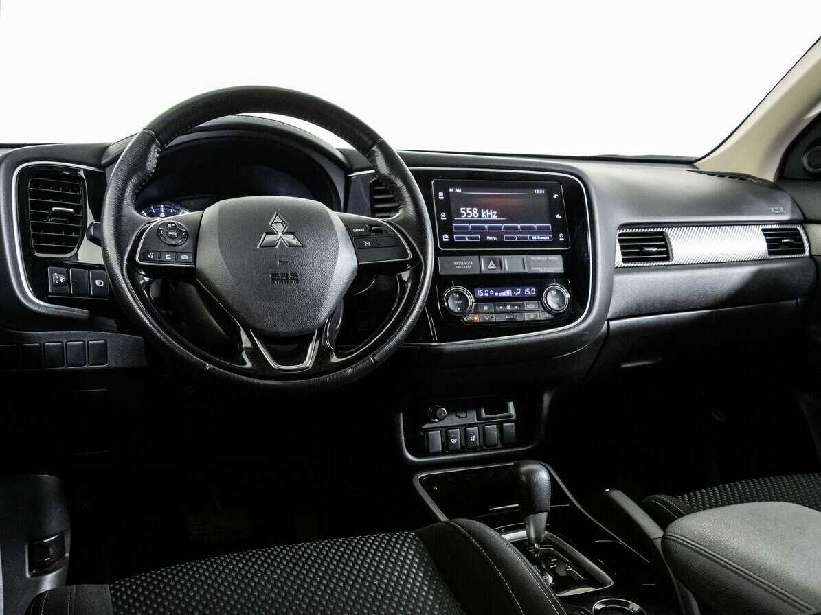 Купить Mitsubishi Outlander с пробегом. Фото: #10