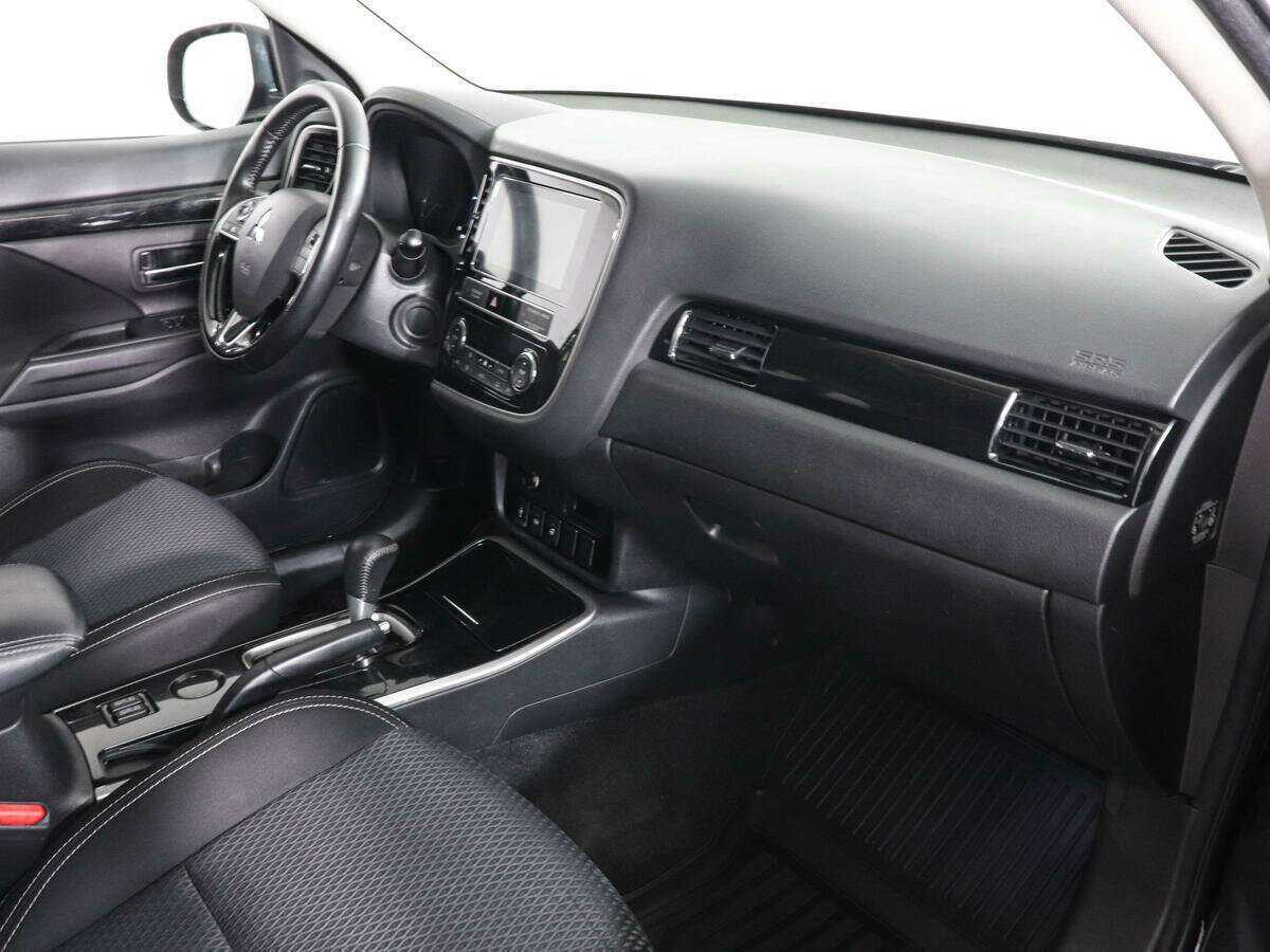 Купить Mitsubishi Outlander с пробегом. Фото: #9