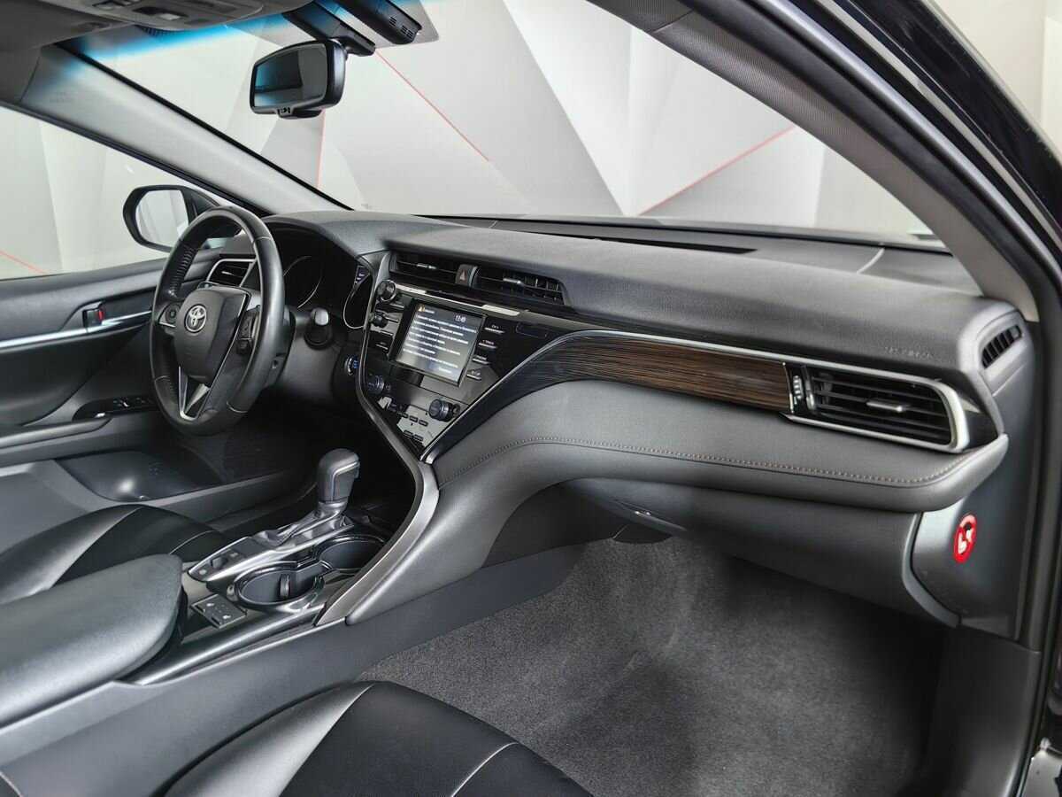 Купить Toyota Camry с пробегом. Фото: #8