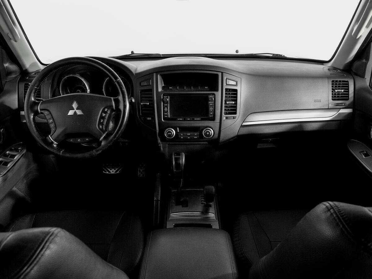 Купить Mitsubishi Pajero с пробегом. Фото: #11