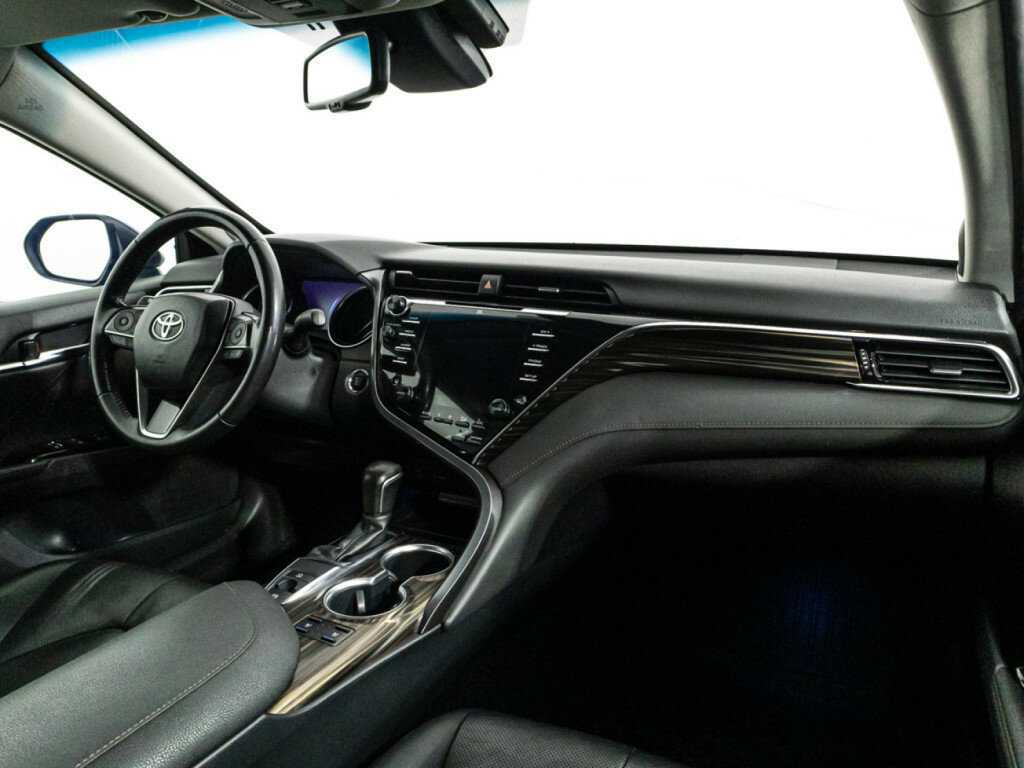 Купить Toyota Camry с пробегом. Фото: #8