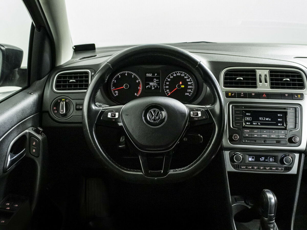 Купить Volkswagen Polo с пробегом. Фото: #8