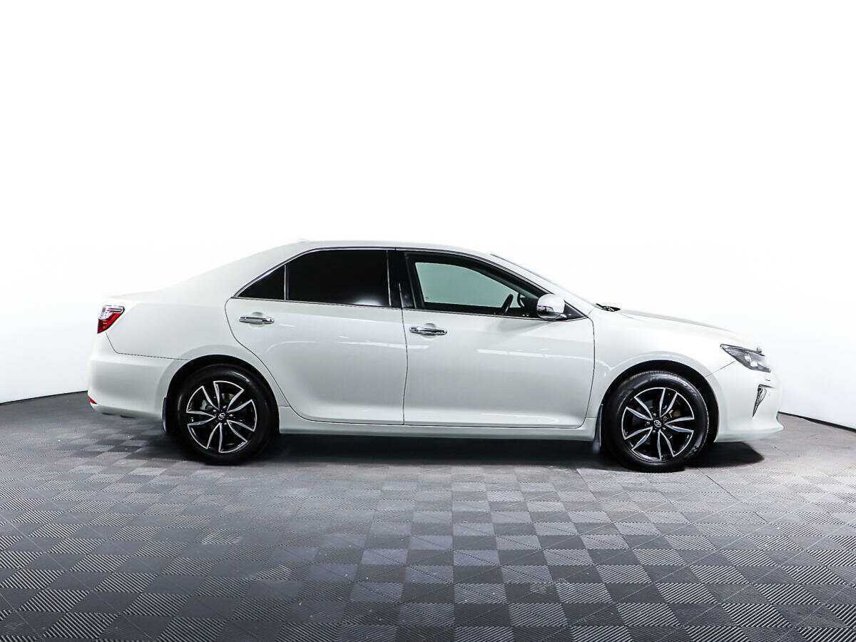 Купить Toyota Camry с пробегом. Фото: #3