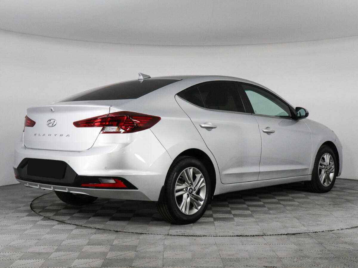 Купить Hyundai Elantra с пробегом. Фото: #4