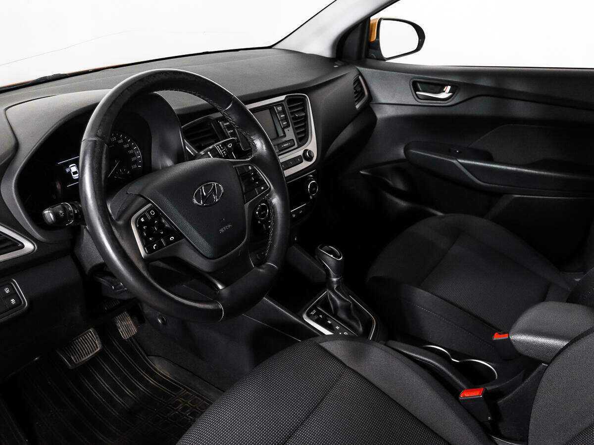 Купить Hyundai Solaris с пробегом. Фото: #6