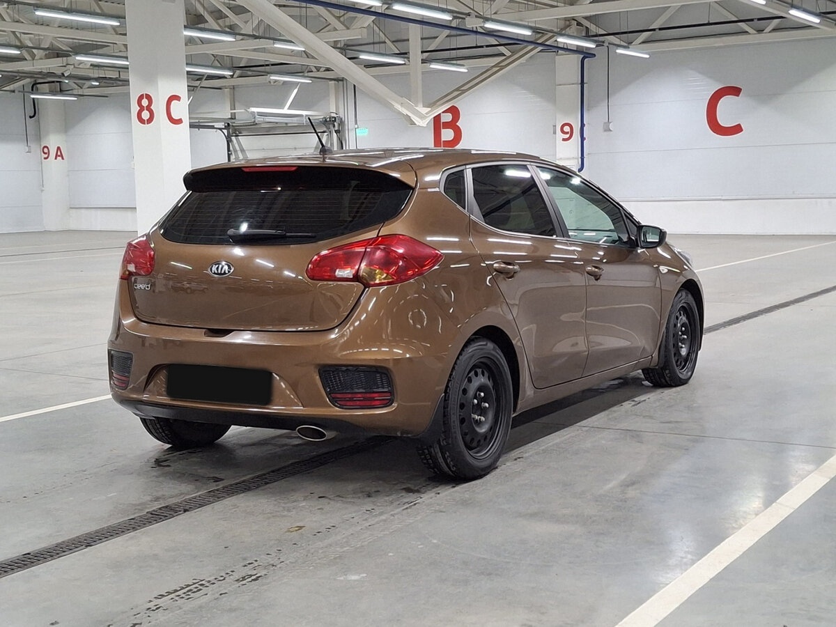 Купить Kia Ceed с пробегом. Фото: #4