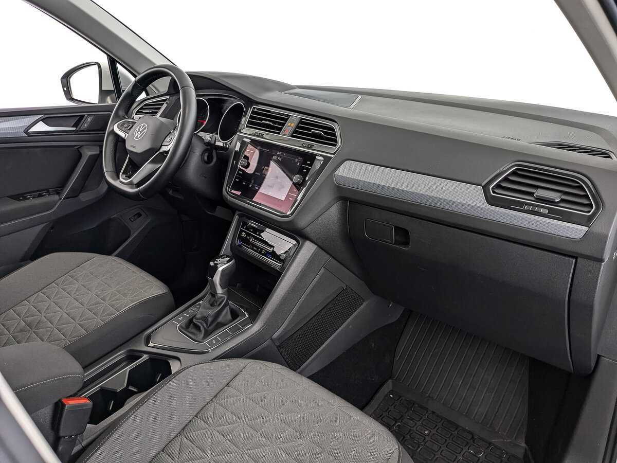 Купить Volkswagen Tiguan с пробегом. Фото: #8