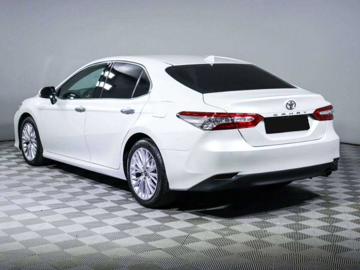 Купить Toyota Camry с пробегом. Фото: #4
