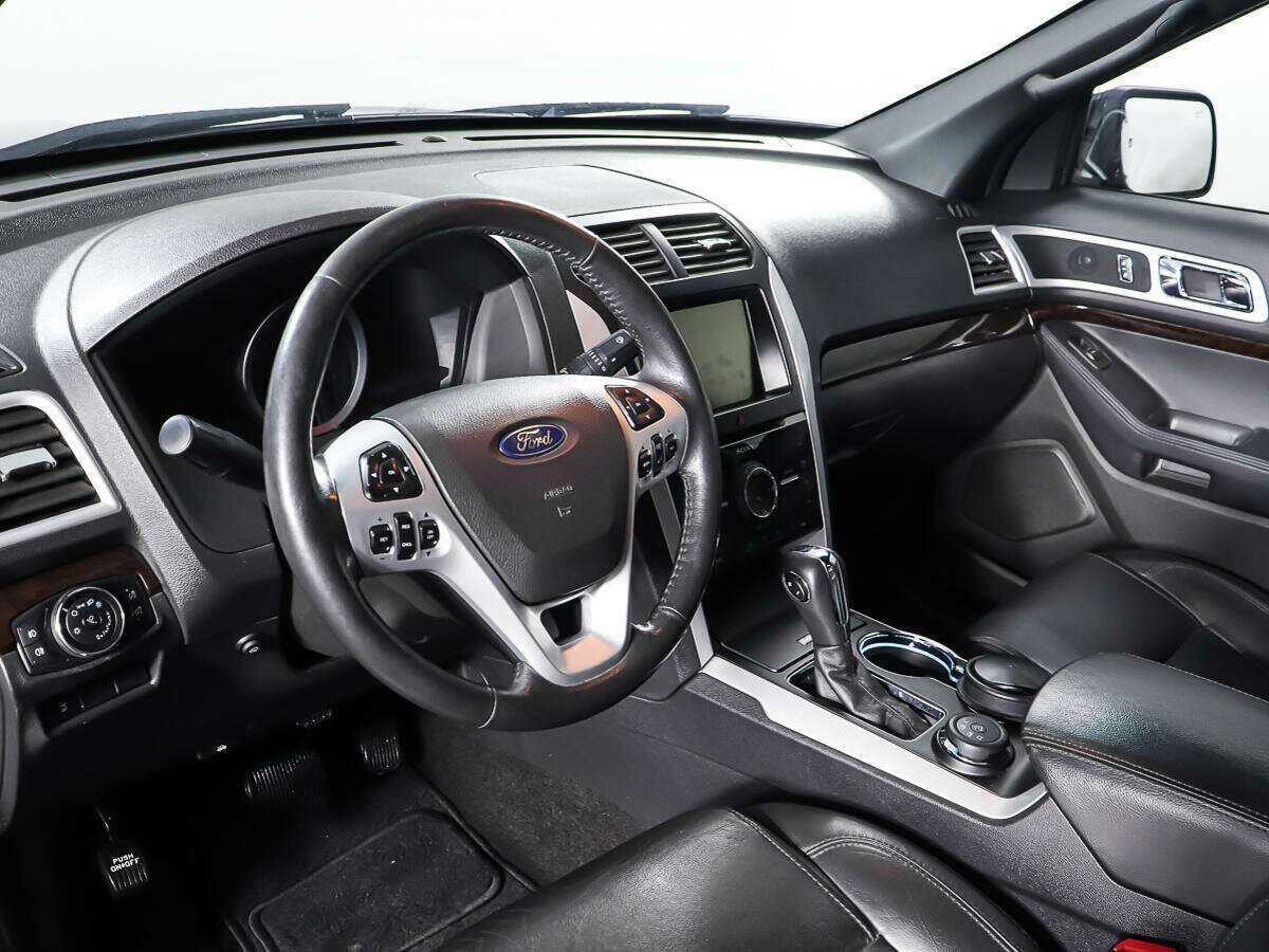 Купить Ford Explorer с пробегом. Фото: #12