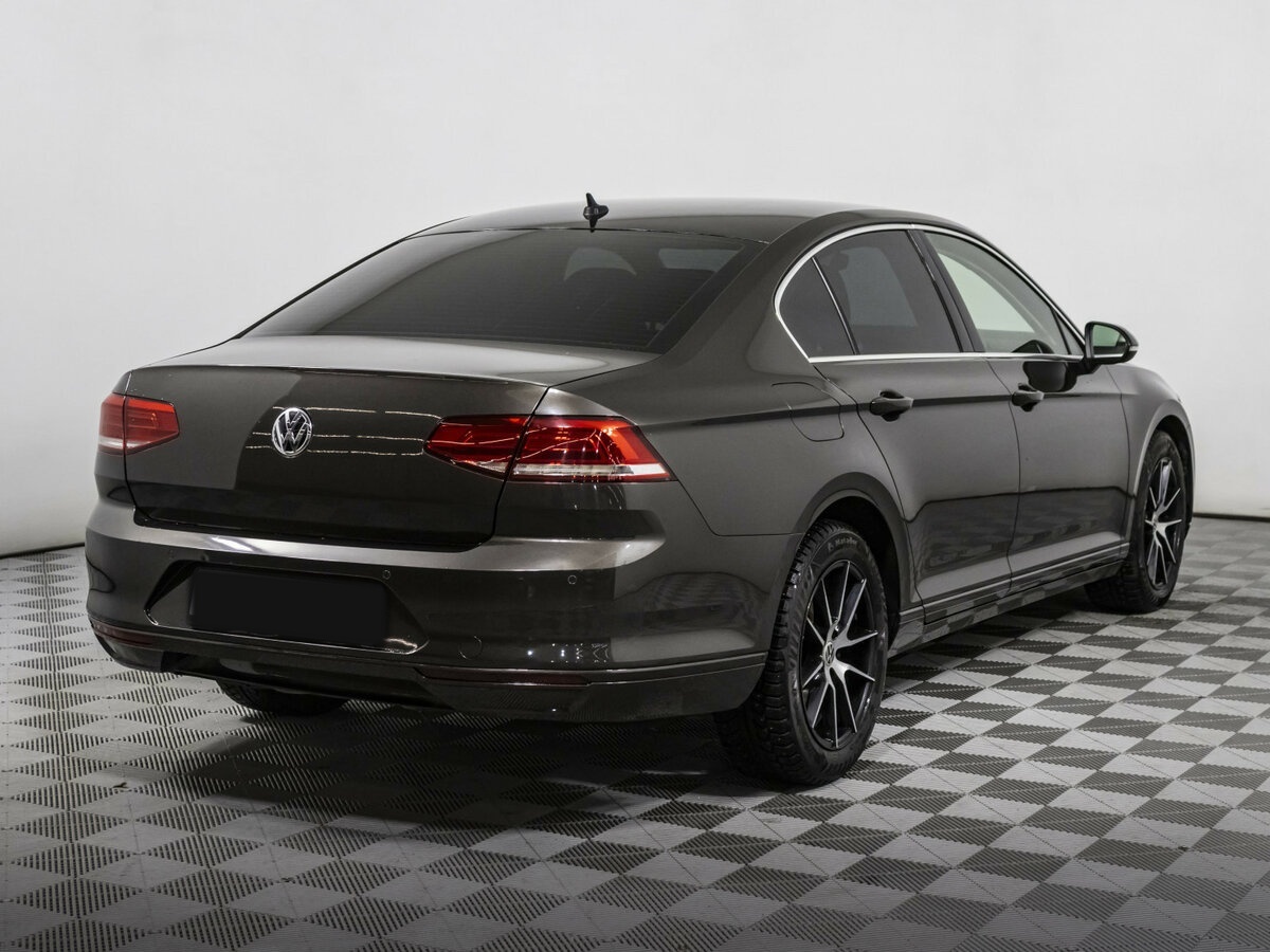 Купить Volkswagen Passat с пробегом. Фото: #3