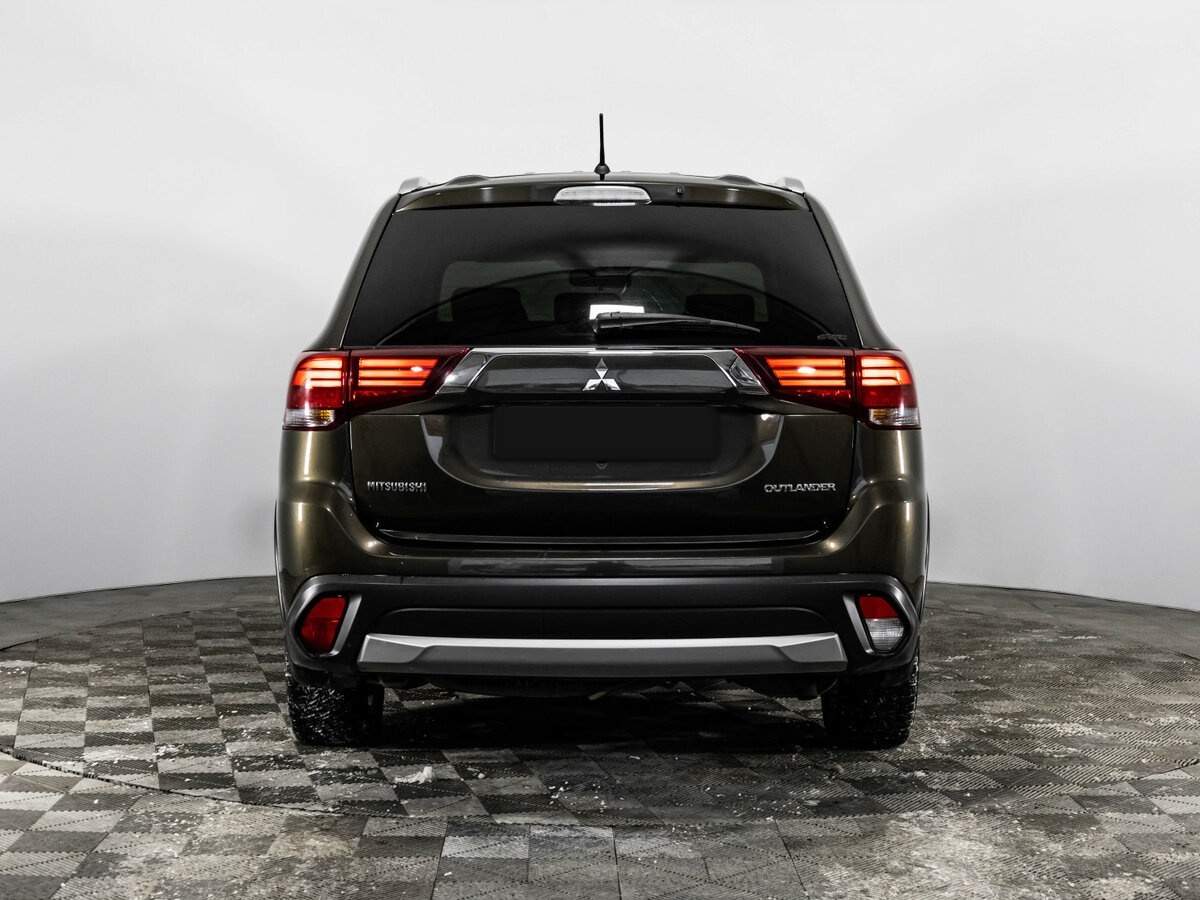 Купить Mitsubishi Outlander с пробегом. Фото: #4
