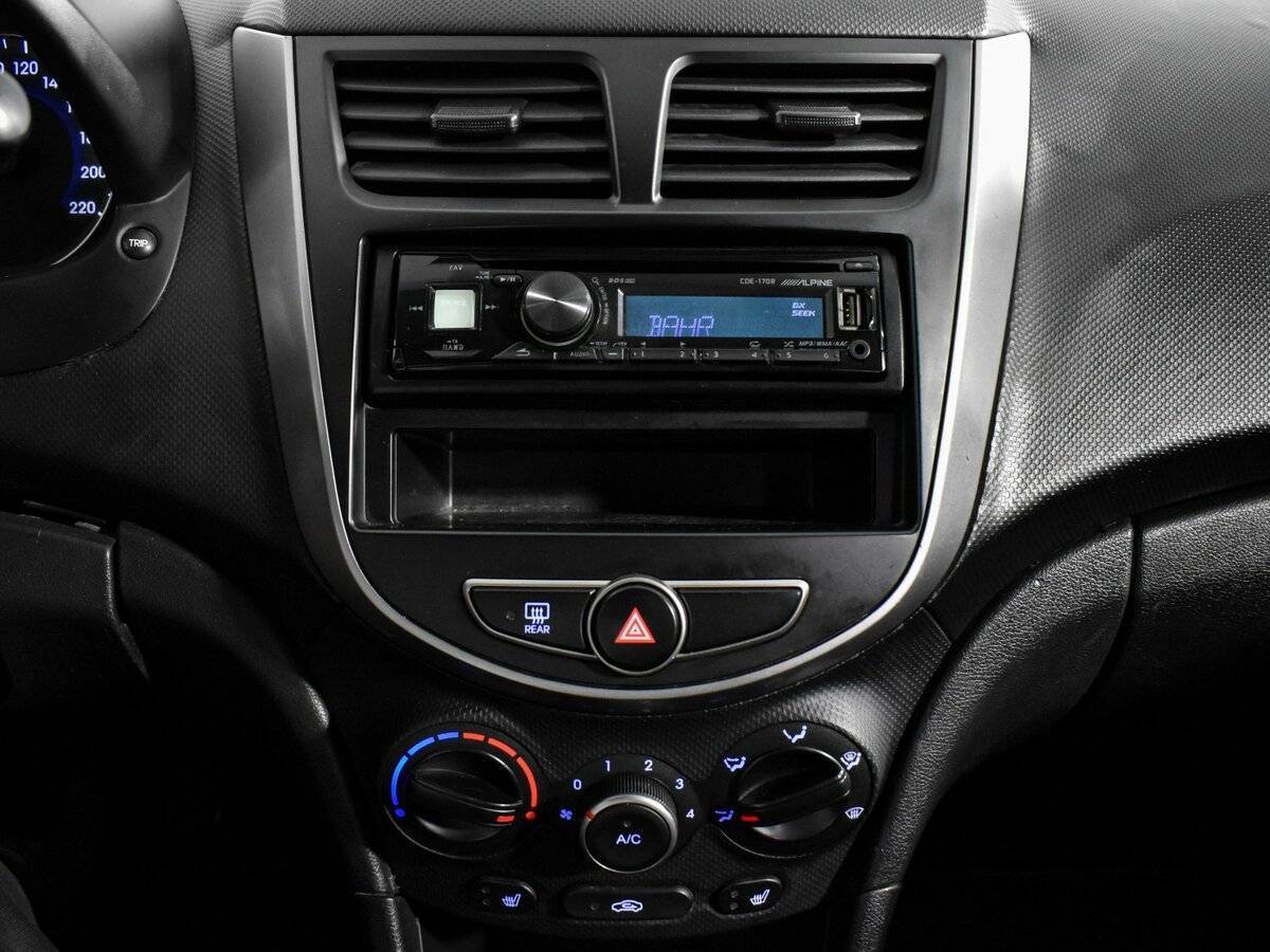 Купить Hyundai Solaris с пробегом. Фото: #14