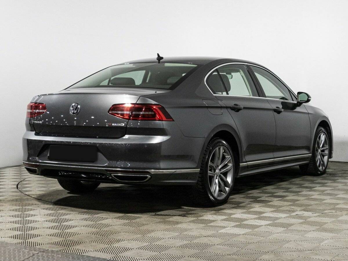 Купить Volkswagen Passat с пробегом. Фото: #4