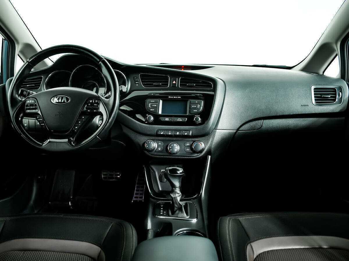 Купить Kia Ceed с пробегом. Фото: #10