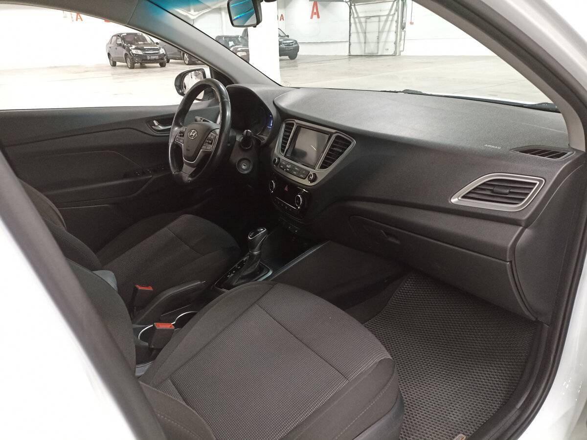 Купить Hyundai Solaris с пробегом. Фото: #10