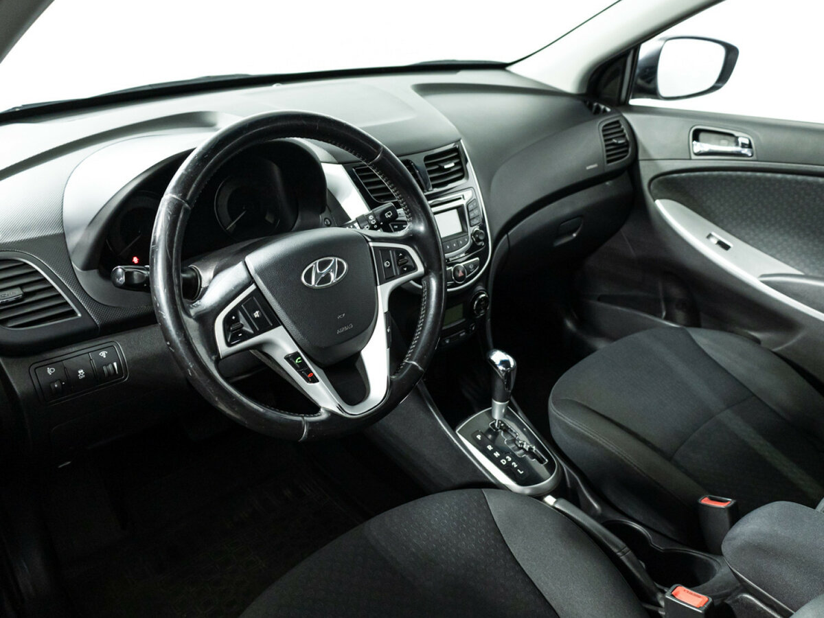 Купить Hyundai Solaris с пробегом. Фото: #10