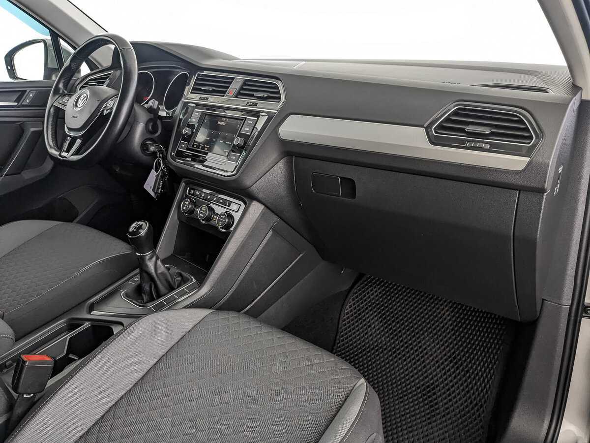 Купить Volkswagen Tiguan с пробегом. Фото: #8