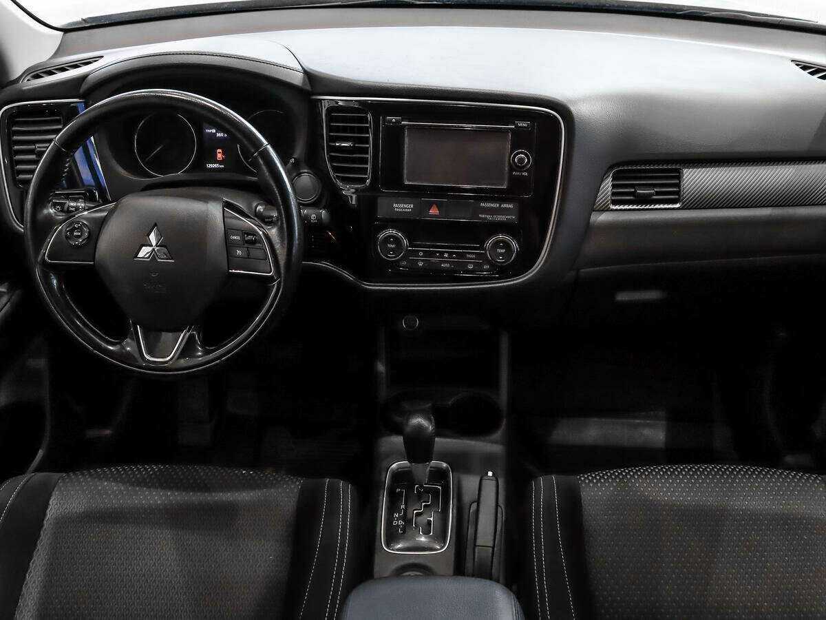 Купить Mitsubishi Outlander с пробегом. Фото: #11