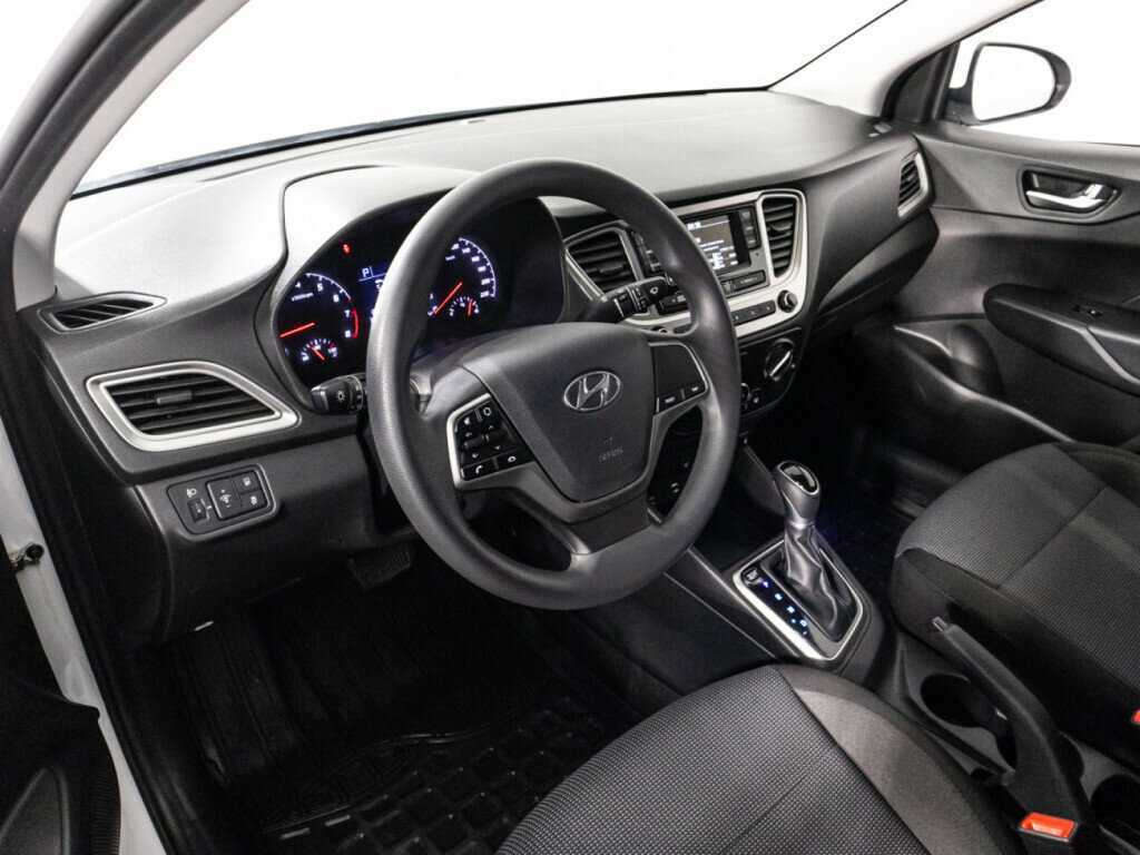 Купить Hyundai Solaris с пробегом. Фото: #10
