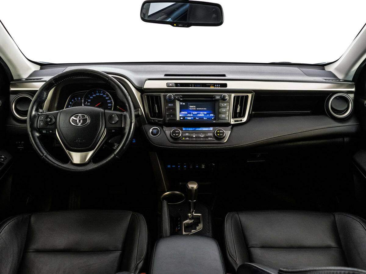 Купить Toyota RAV4 с пробегом. Фото: #7