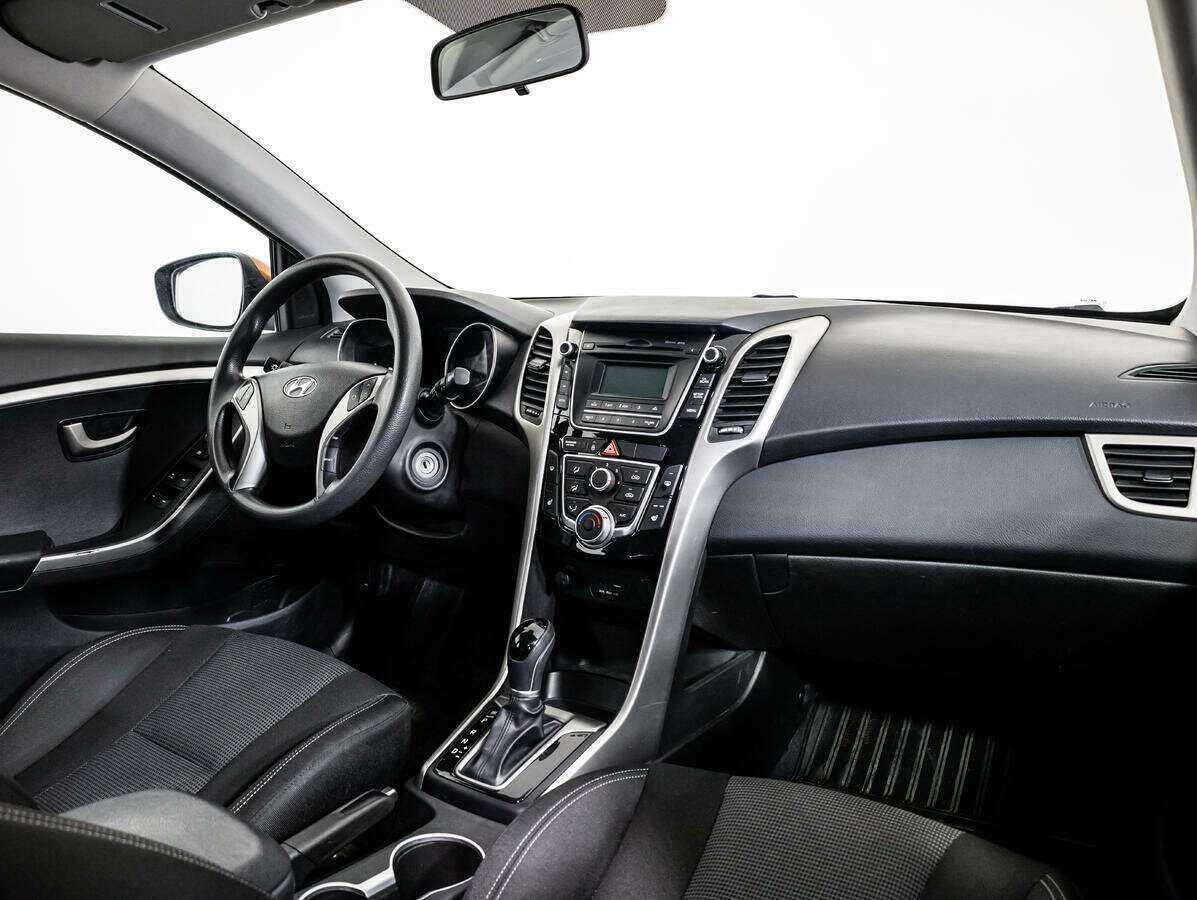 Купить Hyundai i30 с пробегом. Фото: #8