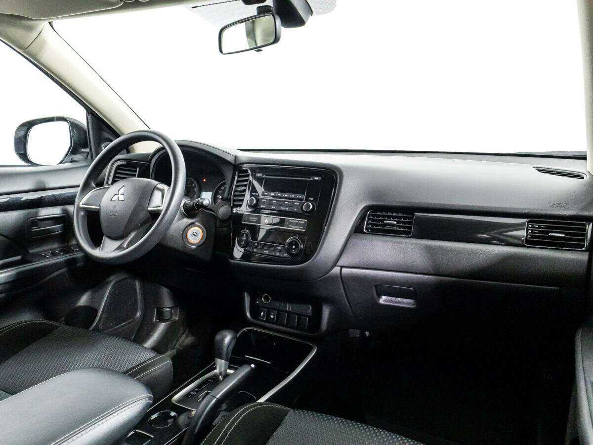 Купить Mitsubishi Outlander с пробегом. Фото: #8